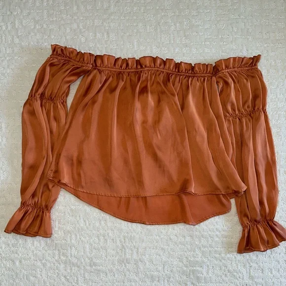 Forever 21 Off the shoulder dreamy blouse by Forever 21 Contemporary - Picture 2 of 9